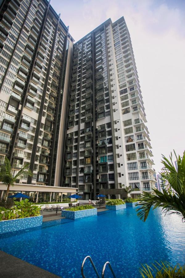D'Pristine Medini By The One - 8Min Walk To Legoland Apartment Nusajaya  Exterior photo